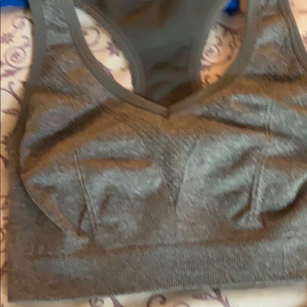 Sports bra bundle - Picture 2 of 5